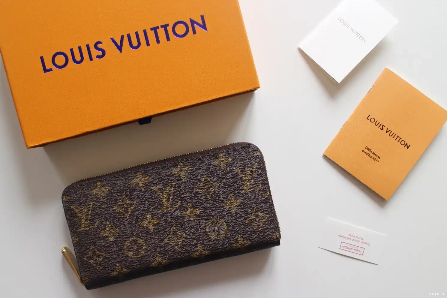 First bag ru WALLET LOUIS VUITTON ZIPPY 0516